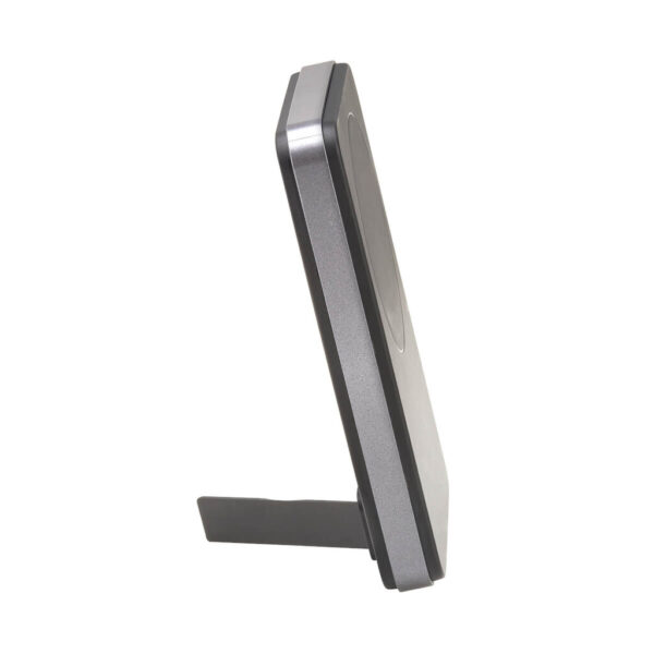 1c6b37bc6b6b2798925892902ba2a2a1 Tripp Lite series Portable Wireless Magnetic Charging Power Bank for iPhone 16/15/14/13/12, USB-C Output, 18W, 4000mAh, Lithium-Ion, Black