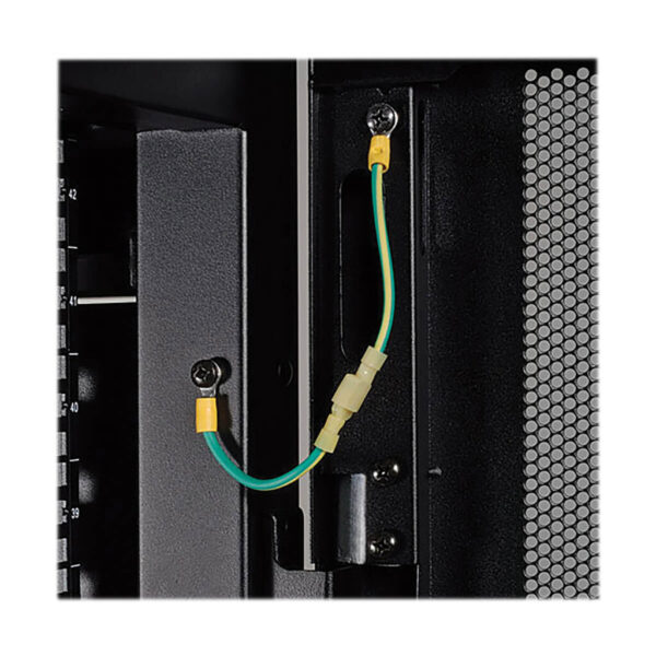 3b559c9c377d6587cc42415c30950717 Tripp Lite series 48U SmartRack Wide Standard-Depth Rack Enclosure Cabinet with doors, side panels & shock pallet packaging