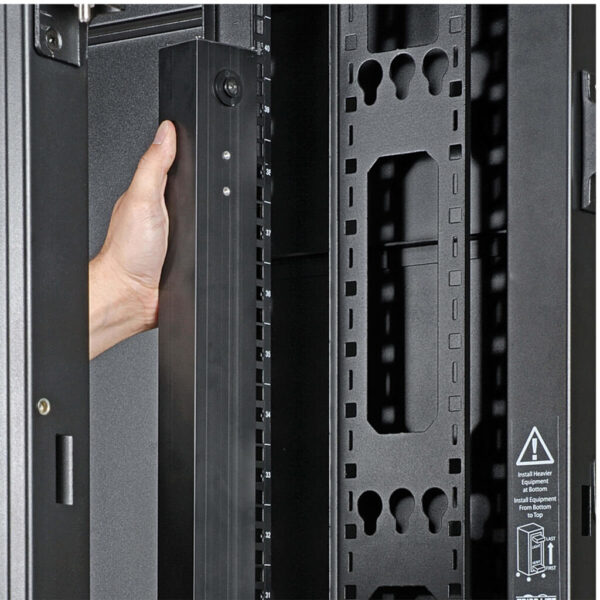 Eaton 5.5kW Single-Phase Switched PDU, Outlet Monitoring, 208/230V Outlets (20 C13 & 4 C19), 0U, LX Interface, TAA