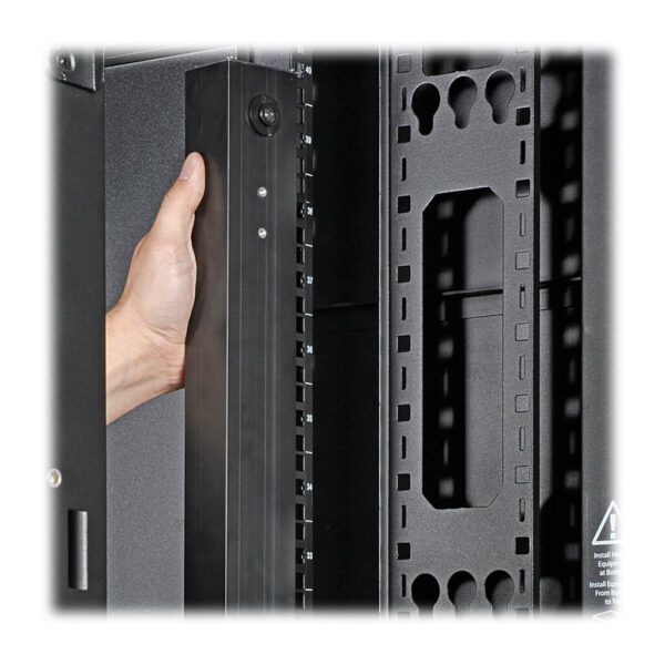 9f29d053b897638acec9eb1d8131e9ea Eaton 10kW 200-240V 3PH Monitored PDU - LX Interface, Gigabit, 48 Outlets, NEMA L21-30P, LCD, 3 m Cord, 0U 1.8 m Height, TAA