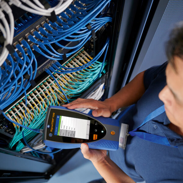 R156006 Trend Networks - SignalTEK CT with Touchscreen