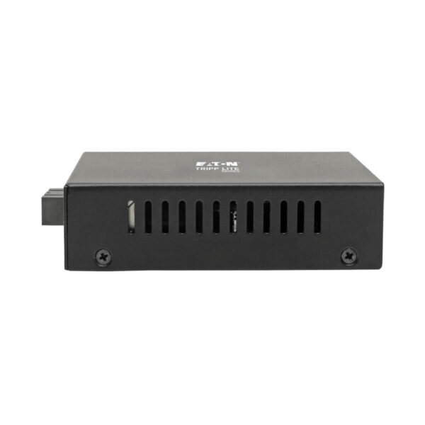 Tripp Lite series Gigabit Multimode Fiber to Ethernet Media Converter, POE+, International Power Cables, 10/100/1000 SC, 1310 nm, 2 km (1.2 mi.)
