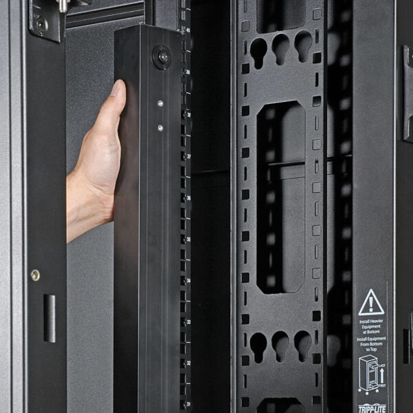 e3bf5914fc06b8d7005f457da4901e22 Eaton 1.9kW Single-Phase Switched PDU, LX Platform, Outlet Monitoring, 120V Outlets (24 NEMA 5-15/20R), L5-20P Plug, 0U, TAA